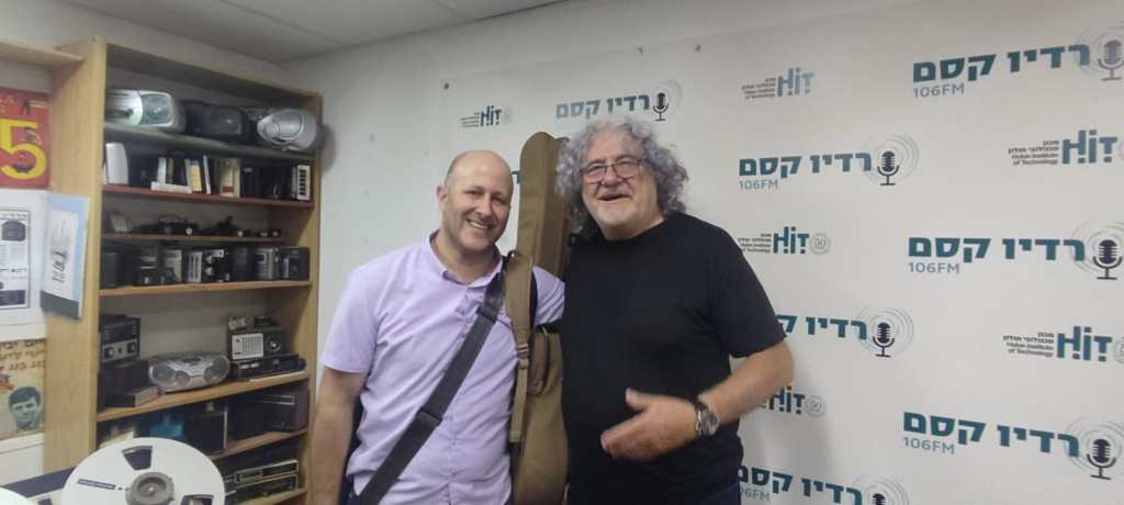 ראיון של נדב על פרויקט שירי המשוררים אצל באלדי אולייר ברדיו קסם&nbsp;בחולון